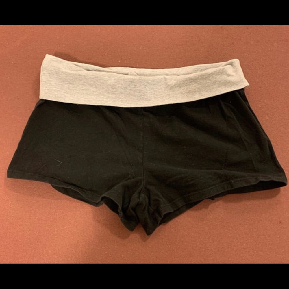 cute and comfy yoga shorts!